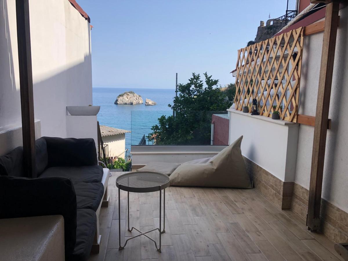 Blaue Welle Haus Apartment Parga Exterior photo